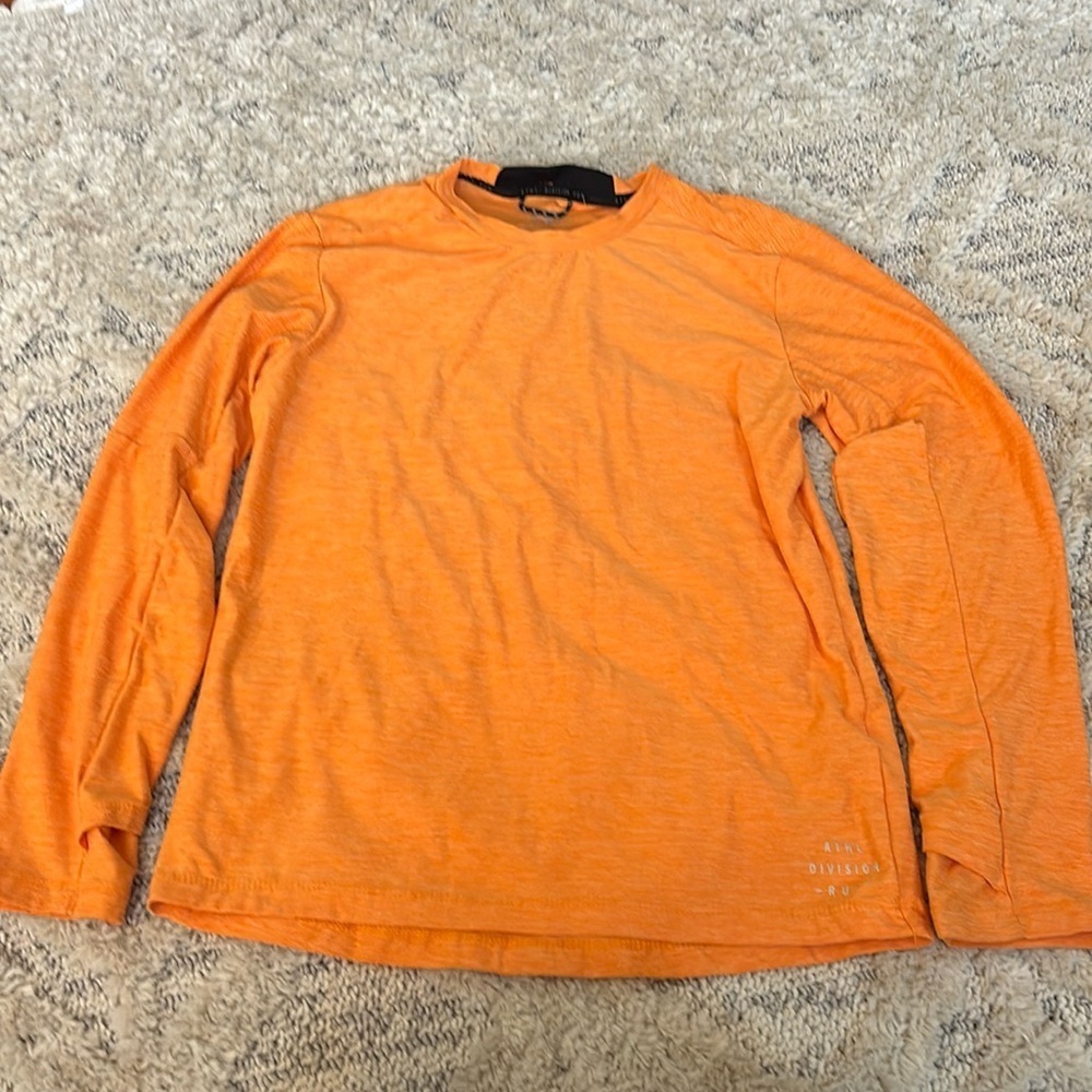 Dri Works Athletic works large (10-12) Orange long sleeve shirt